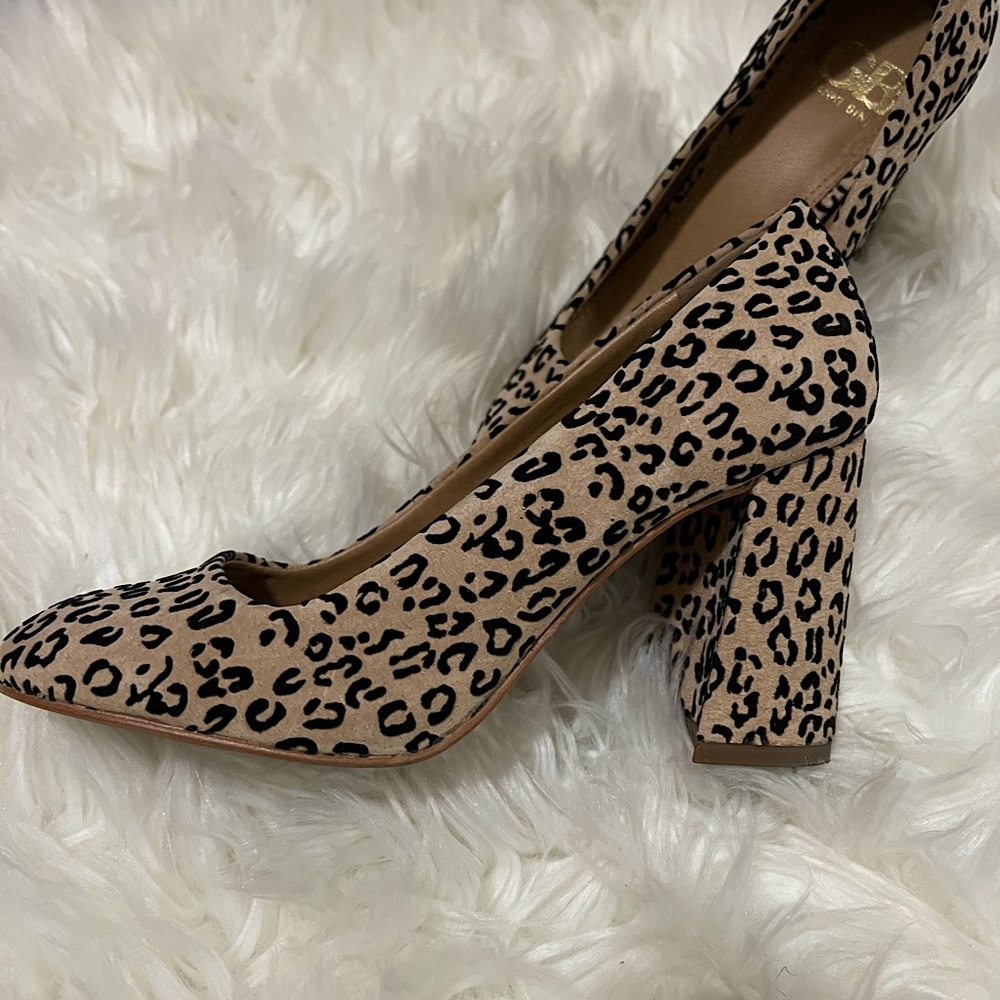 Gianni Bini Leopard Print Pump Chunky Heels